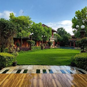 Red Stone Resort